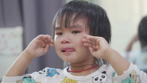 Baby boy was crying 스톡 동영상 189653082