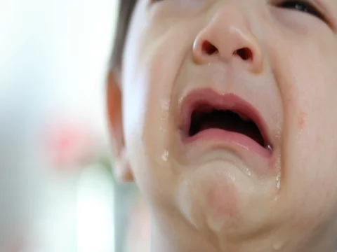 Baby crying Video stock 82331156