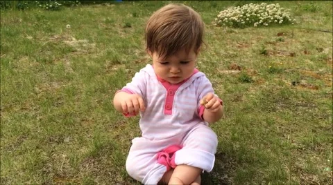 Baby in grass Stock-Footage 40116390
