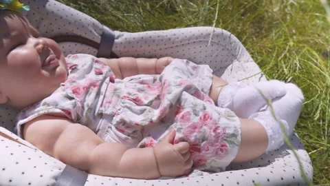 Baby in the grass Stock-Footage 135411350