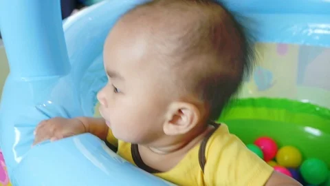 Baby playing 스톡 동영상 113564276