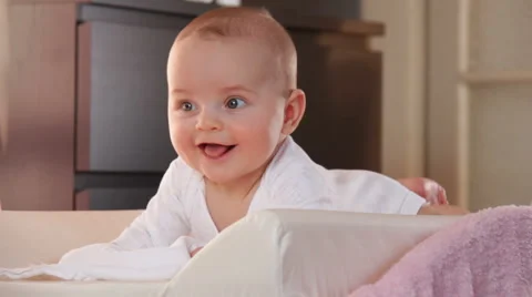 Baby smiling Stock-Footage 1088103