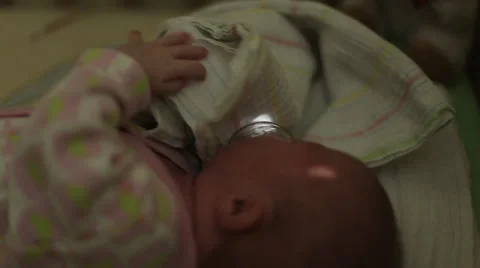 Baby sucks a pacifier Vídeo Stock 41752670