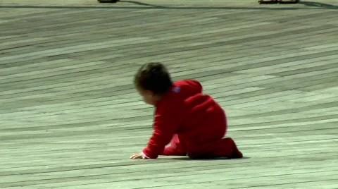 Baby walking Video stock 464395