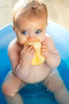 Baby's Bathtime Stock-Fotos