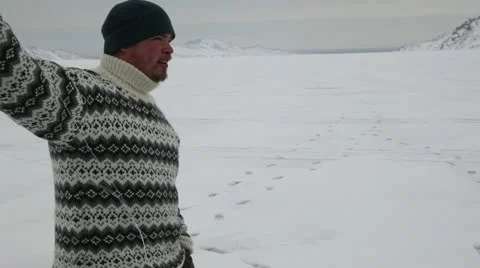 Back to basic: Icefishing Greenland 스톡 동영상 12554242