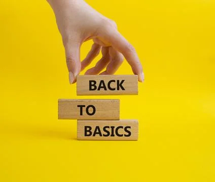Back to basics symbol. Concept word Back to basics on wooden blocks. Busine.. Foto stock