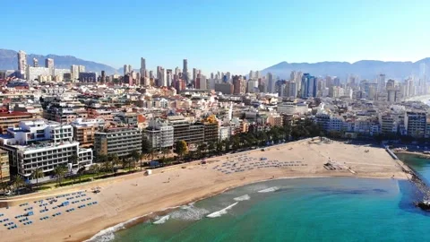 Back dron view of Levante Beach, Benidorm, Alicante, Spain Vidéo 153187911