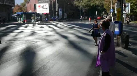 Back lit street scene 库存影片 11908165