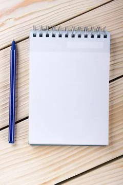 Back to school. Blank note pad, notebook with pen and glasses Stock-Fotos