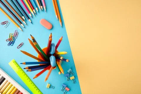 Back to school concept on blue and yellow texture paper background. Foto stock