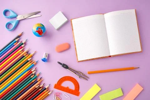 Back to school concept on violet texture paper background. Foto stock