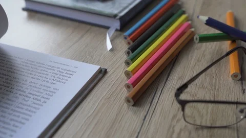 Back to school. Stockbeeldmateriaal 113615982