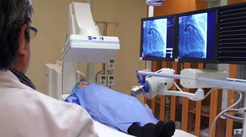 BACK SHOULDER. Doctor make a scan to a patient, the image is showed in a monitor Stock Footage 45018149