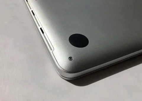 Back side of silver MacBook Pro 13 Fotos Stock