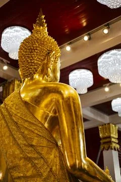 Back View Buddha Statue Wat Phra That Choeng Chum Worawihan 库存照片
