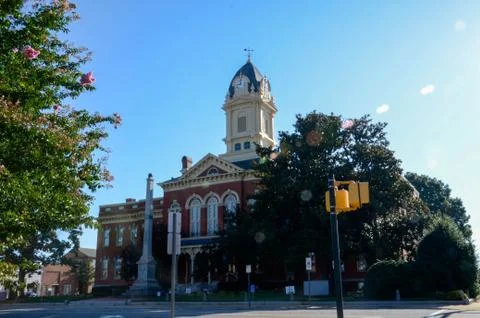 Back view of the Old Monroe Courthouse in NC Stock Photos