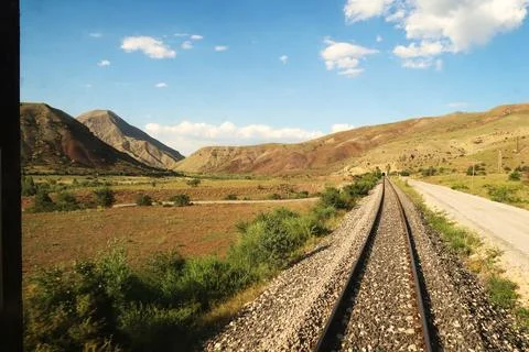 Back view on the train ride in the Eastern Express, Dogu Ekspresi from Kars.. Foto stock