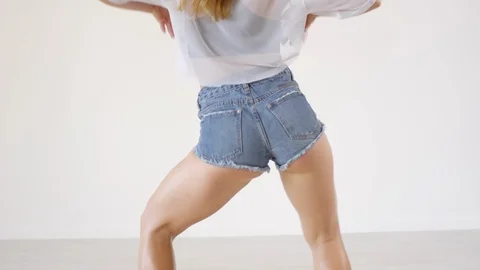 White Woman Twerking Stock Videos – Royalty-Free HD & 4K Videos