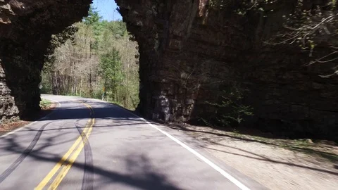 Backbone Rock Drive Through Vídeo Stock 89459291