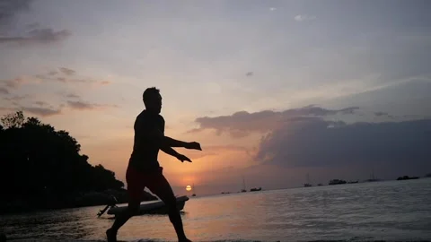 Backflip on the beach in thailand 스톡 동영상 257544608