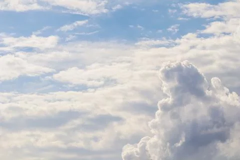 Background of blue sky with white clouds Foto stock