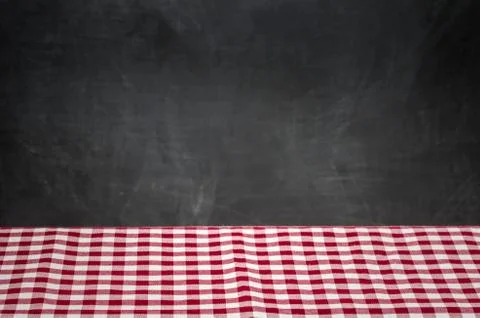 Background with checkered tablecloth and blackboard 库存照片