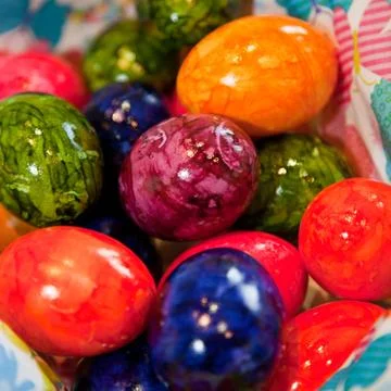 Background of colorful marbled easter eggs Foto stock