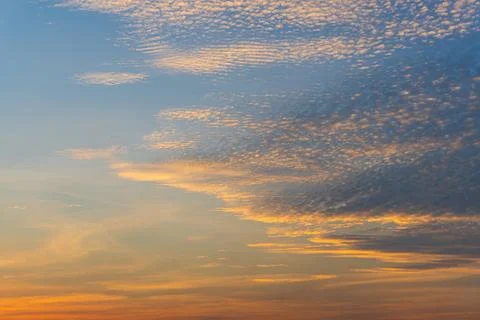 Background of colorful sky, Dramatic sunset with twilight color sky and cloud Stockfoto's