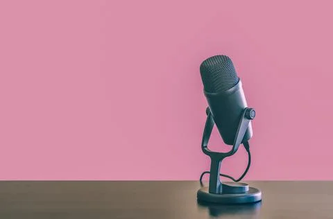 Background with condenser microphone and copy space Fotos de archivo