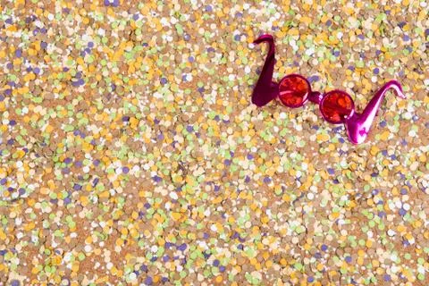 Background of confetti with elements related to the carnival and summer Stock-Fotos