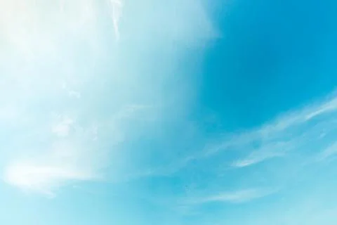 Background of dark clouds before a thunder-storm Stockfoto's