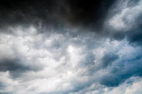 Background of dark clouds before a thunder-storm Stock-Fotos