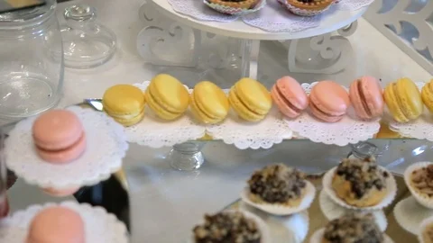 Background filled with colorful cakes and desserts with fresh fruits Stockbeeldmateriaal 123701034