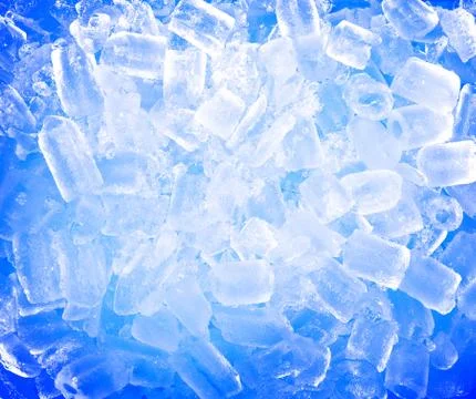 Background with ice cubes in blue light Foto stock