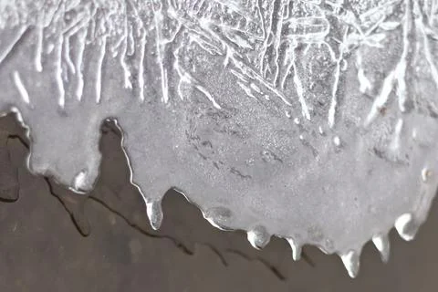 Background from ice on the surface of the pond. Winter season Foto stock