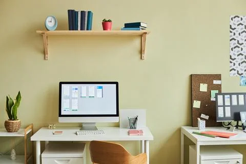 Background image of minimal office setup with computer screen Foto stock