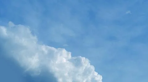 Background light sky gradient, close-up of beautiful white fluffy clouds in b Stockfoto's