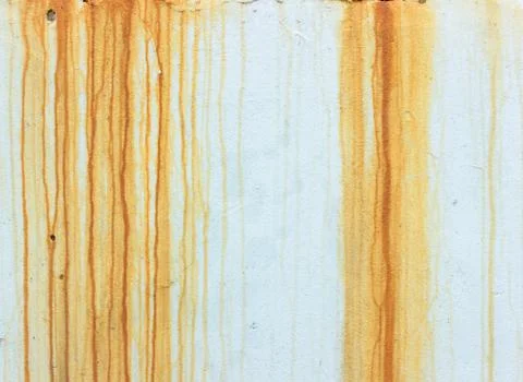 Background of old white wall with rust drips Foto stock