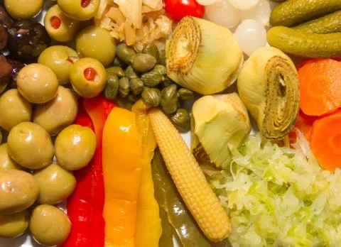 Background pickles of assorted vegetables seen from above Foto stock
