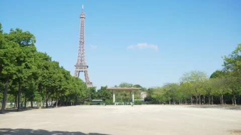 Background plate of Eiffel Tower in Paris, France on sunny day for compositin Fotos de archivo