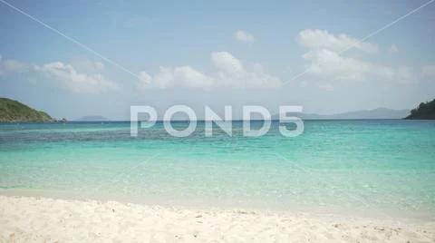 Background Plate of Wide shot of the Caribbean oceanic tide for green screen Stock Photos