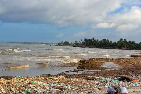 Background Sea Pollution: Garbage dumped in the Sri Lankan Sea near Colombo. Stock-Fotos
