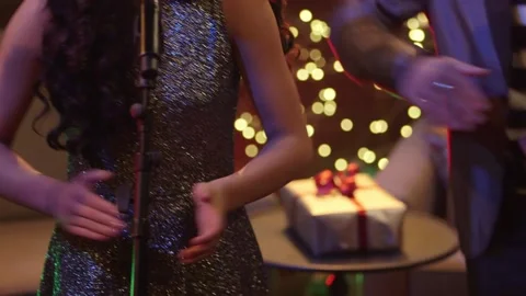 Background singers clapping and dancing in music performance Stock-Footage 136336432