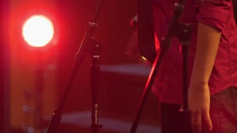 Background singers performing and dancing Stock Footage 136336103