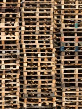 BACKGROUND TEXTURE - Stack of wooden pallets for use as a texture or backgrou Foto stock
