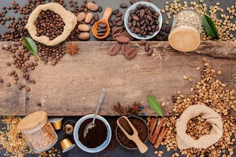 Background of various coffee , dark roasted coffee beans , ground and capsule Stockfoto's