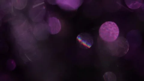 Background video of purple bokeh lights in black Vídeo Stock 318946392