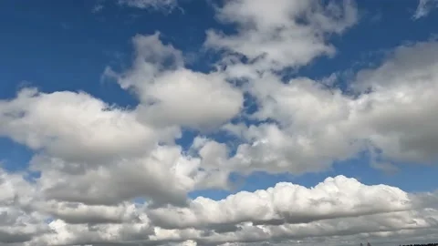 Background View of Beautiful Blue Sky with White Clouds 库存影片 236613495