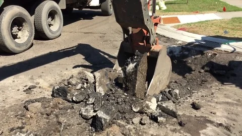 Backhoe Digging in Slow Motion 스톡 동영상 79423771